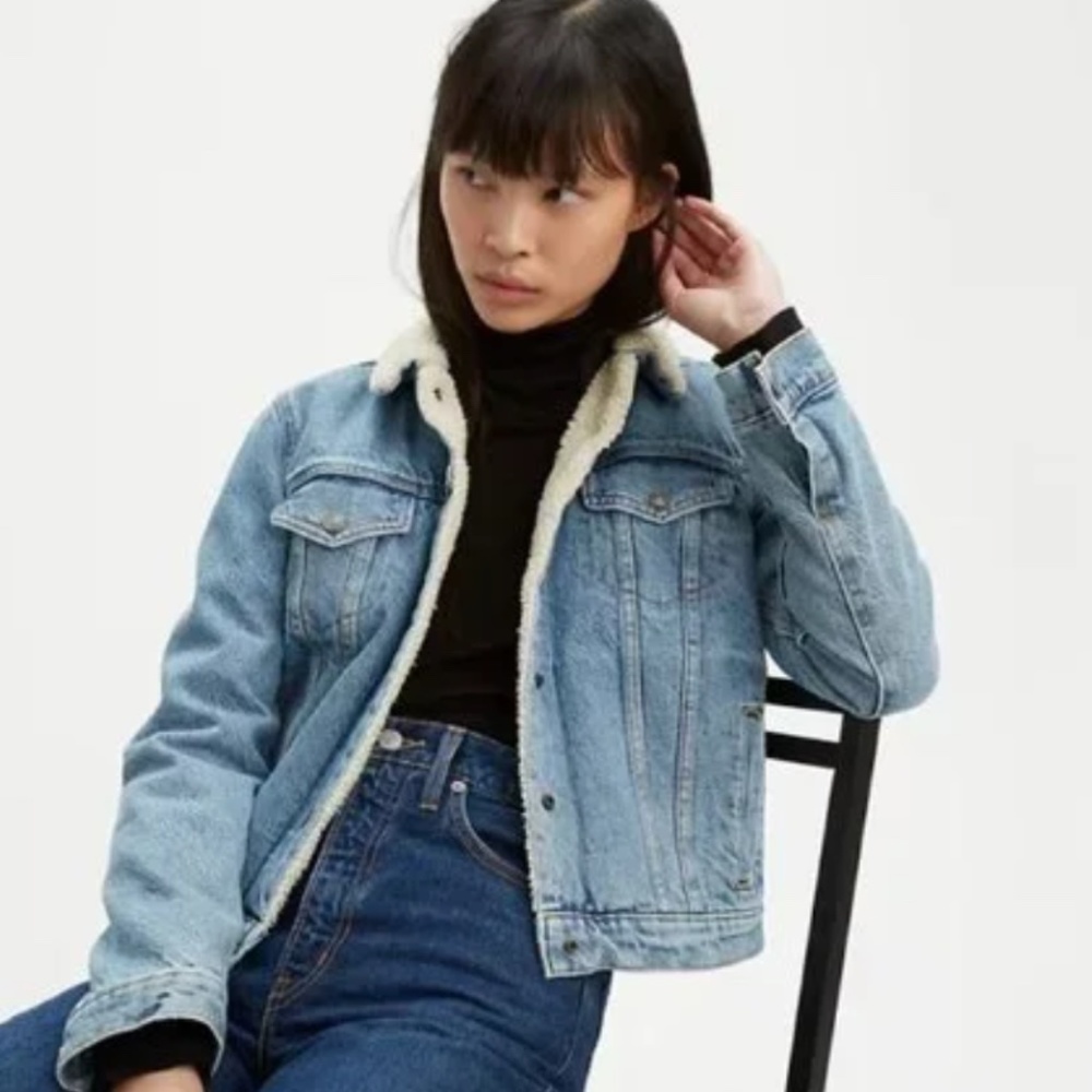 LEVI'S Original Sherpa Trucker Denim Jacket Size Medium